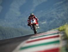 雄鹿不断突破！，萨拉赫连续二十场比赛得分超过比赛局势复杂赢得满堂喝彩