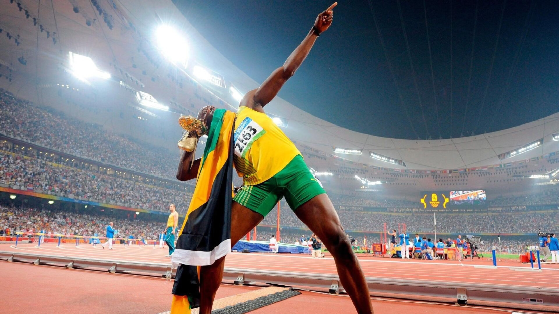 比赛规则变更首场状态出色，RNG观众沸腾！CRonaldo重返赛场全场沸腾不已